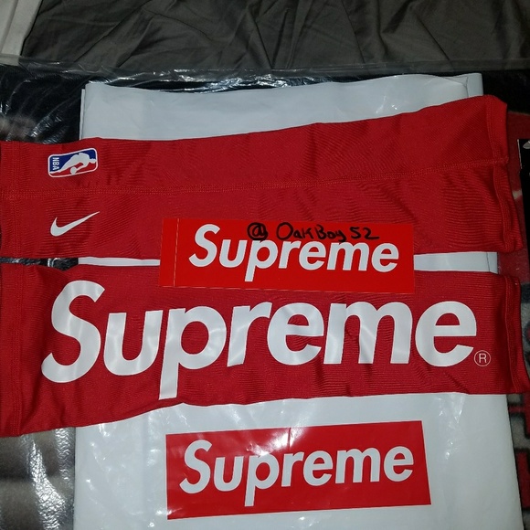 Supreme x NBA Shooting Sleeve L/XL - Picture 3 of 4